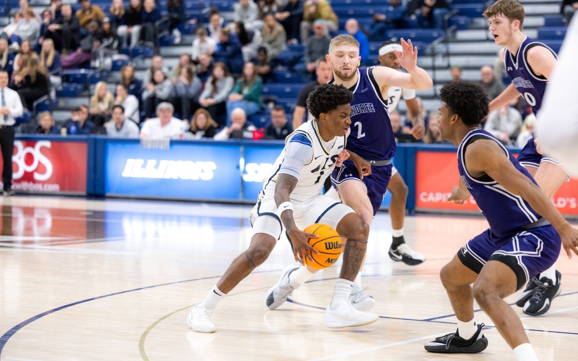 Jorden Williams playing basketball at UIS