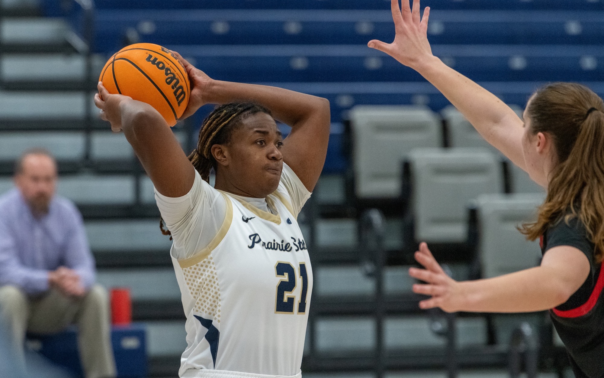 Alandyn Simmons playing basketball