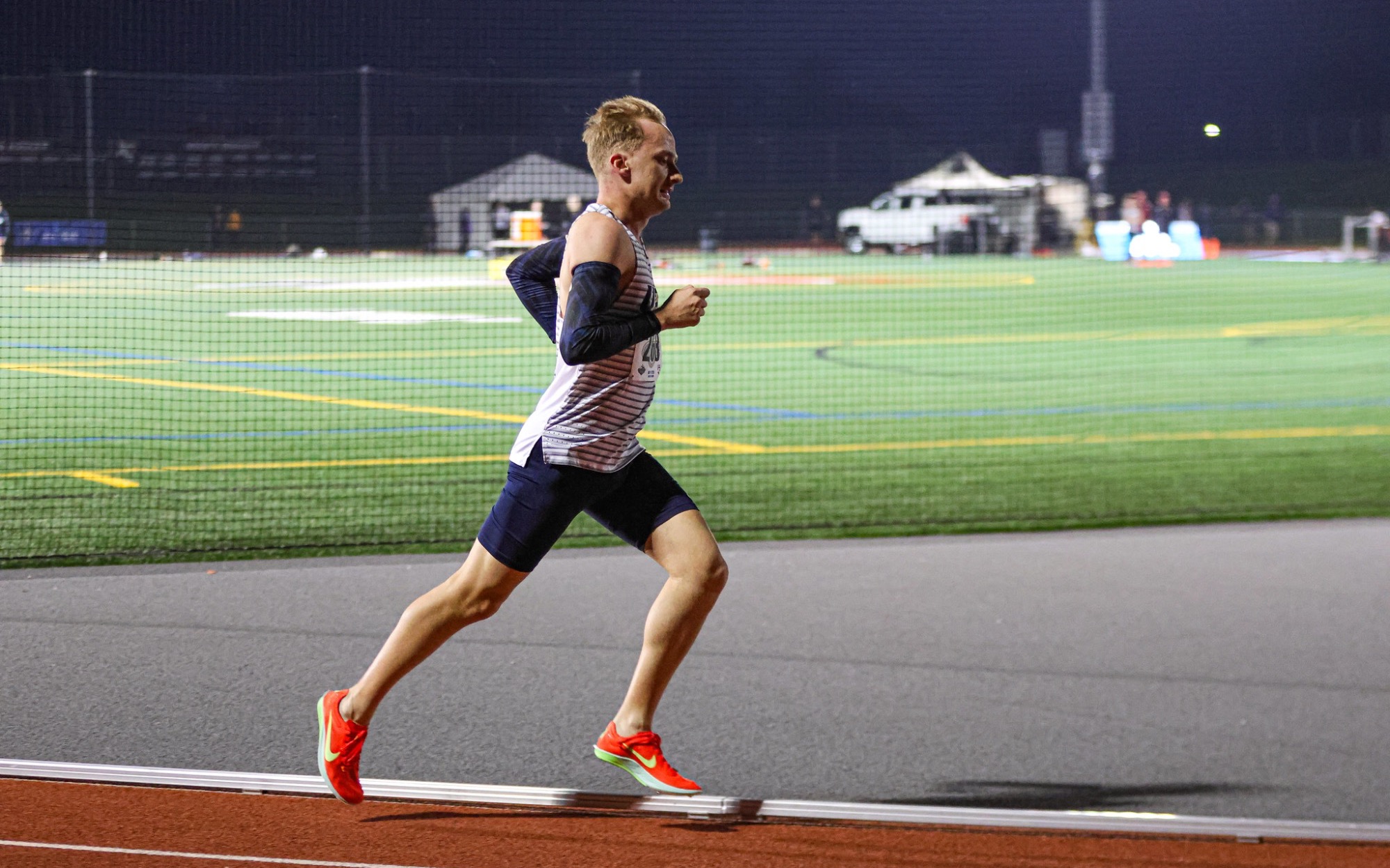 Brock Loftus running outdoor track
