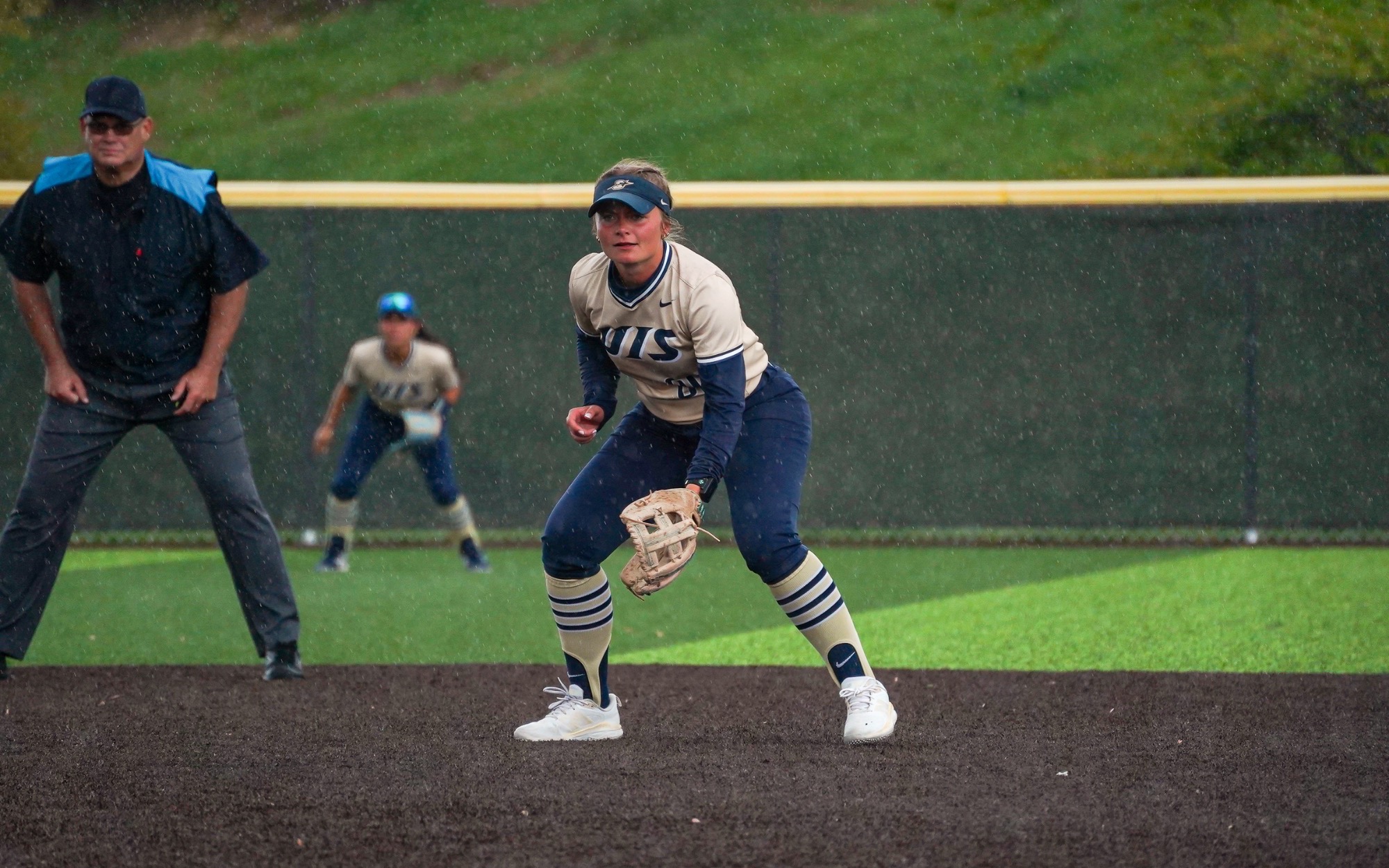 Olivia DeLuca playing second base