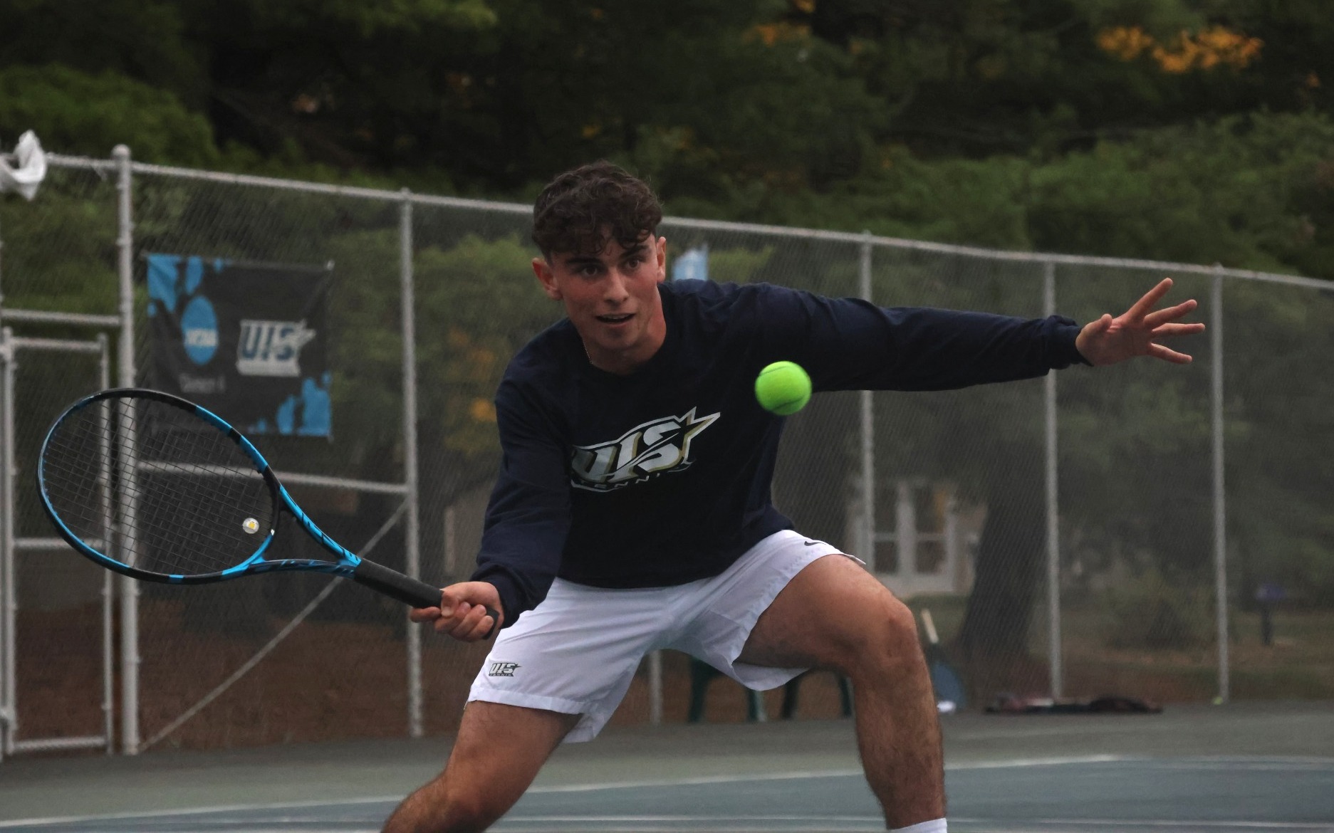 Pablo Herrera playing tennis