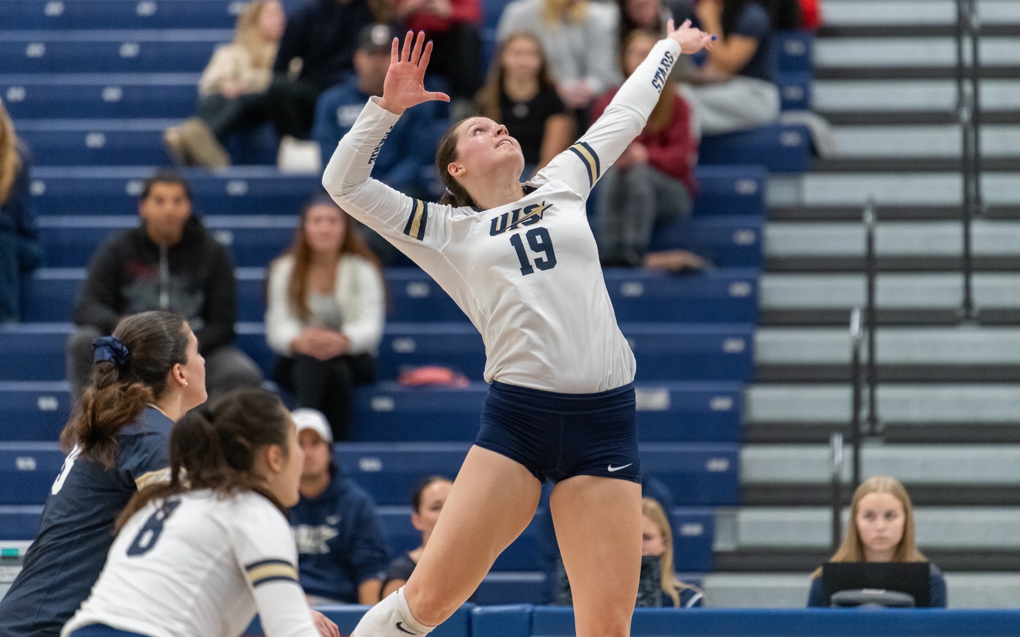 Makenna Cox #19. Volleyball vs. Upper Iowa University Friday, November 7, 2025.