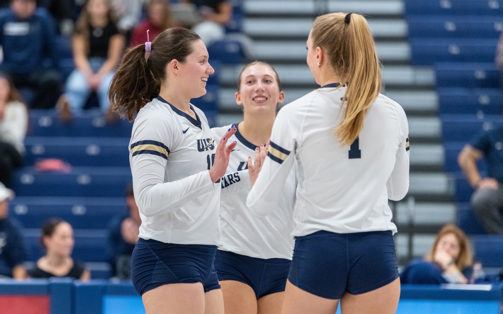 Makenna Cox #19. Volleyball vs. Upper Iowa University Friday, November 7, 2025.
