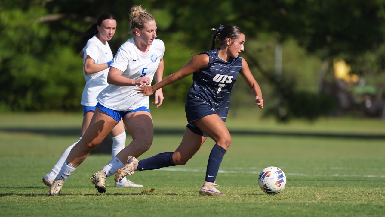 Sophia Davila playing soccer at UIS