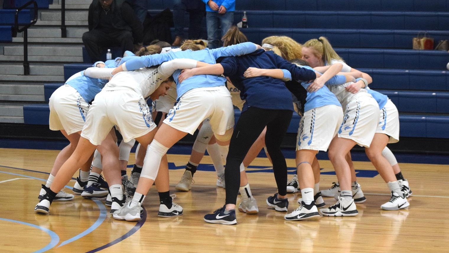 Katie O Brien Women s Basketball Upper Iowa University Athletics
