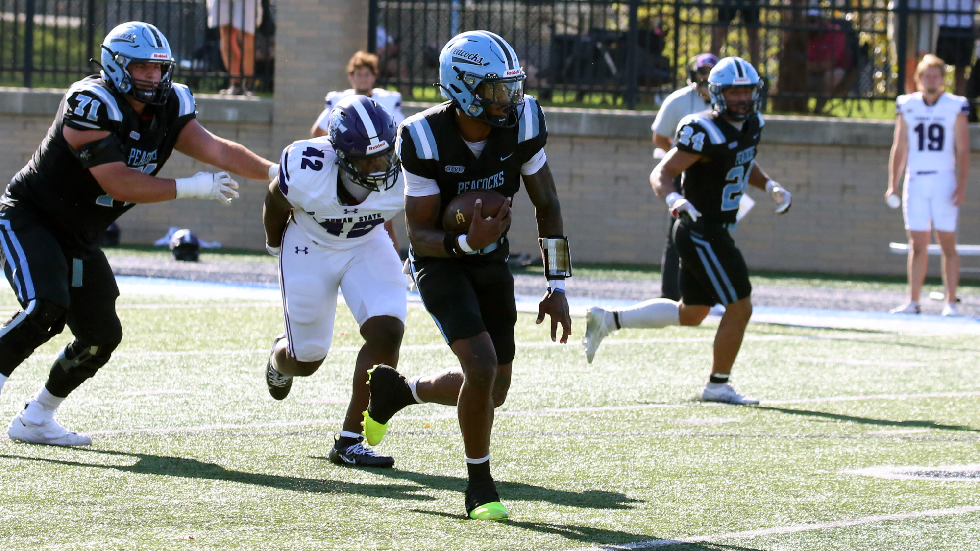 Zamar Wise running the ball vs. Truman State 2026