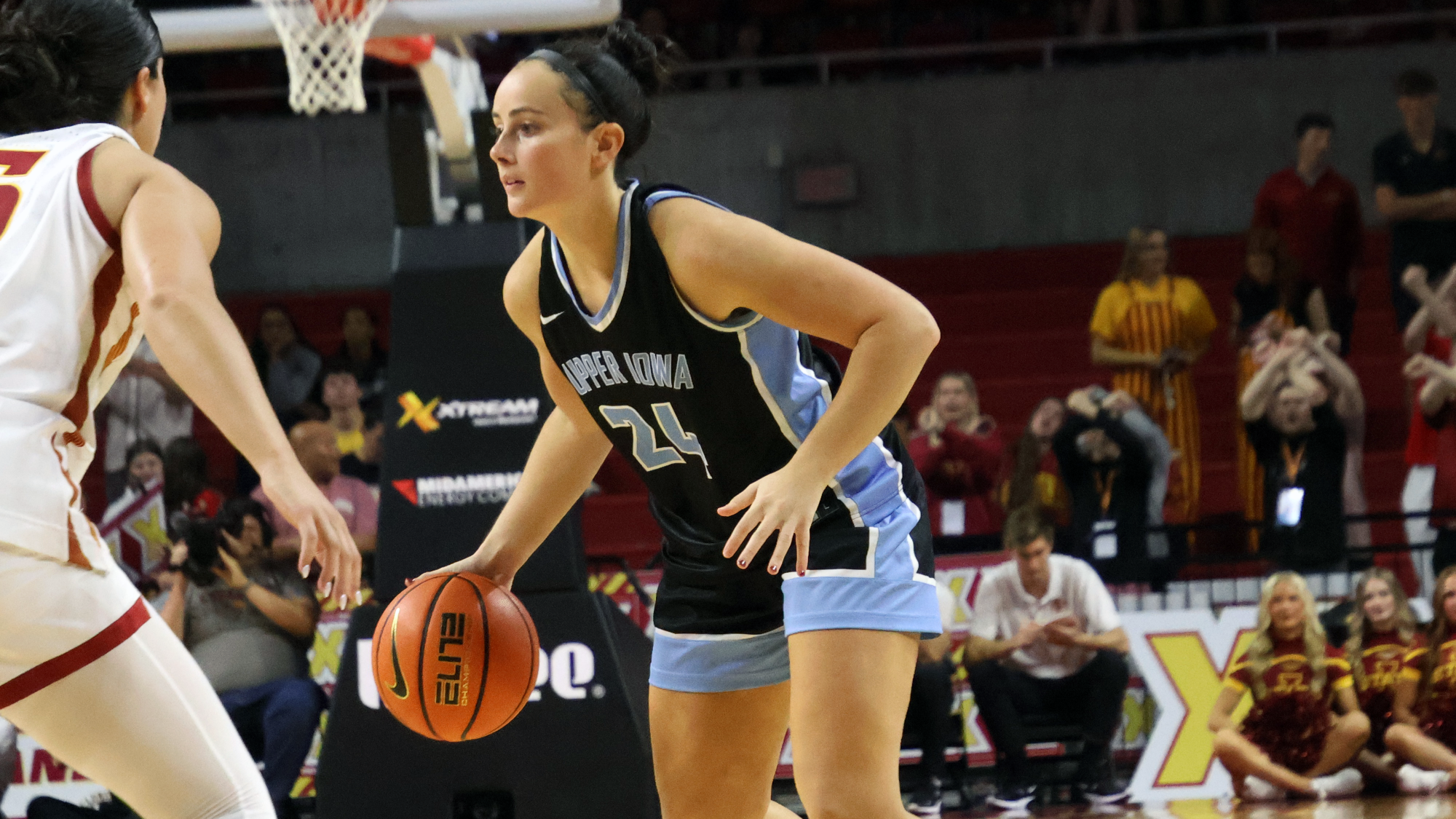 Lindsey Davis dribbling vs. Iowa State 10/28/26