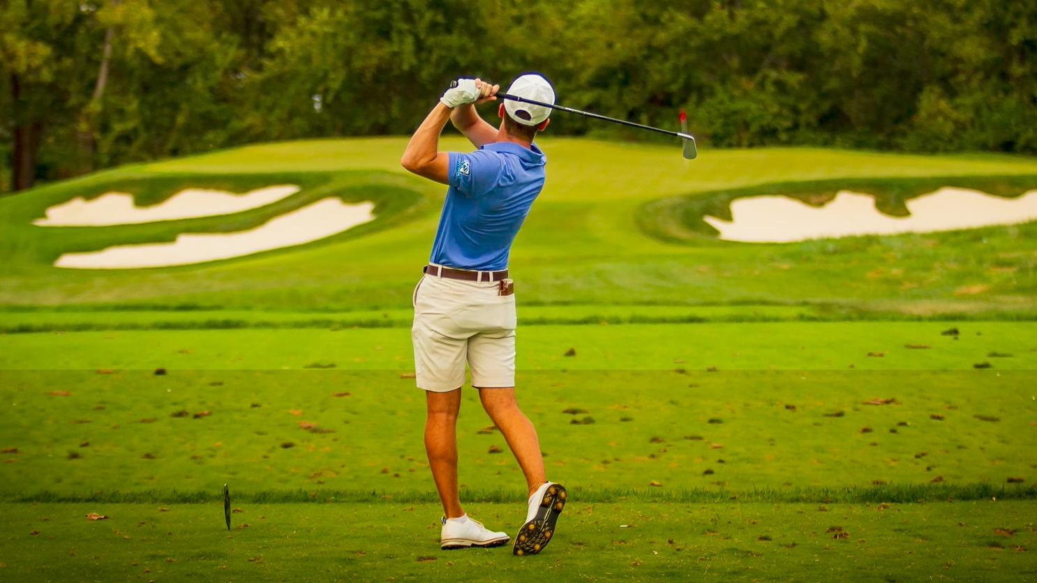 UIU Golfer from back fall 2025