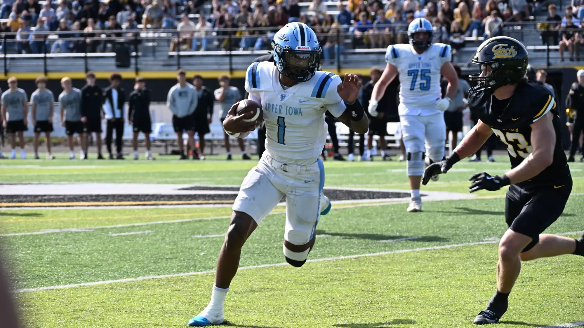 Zamar Wise running vs. Michigan Tech 9-19-26