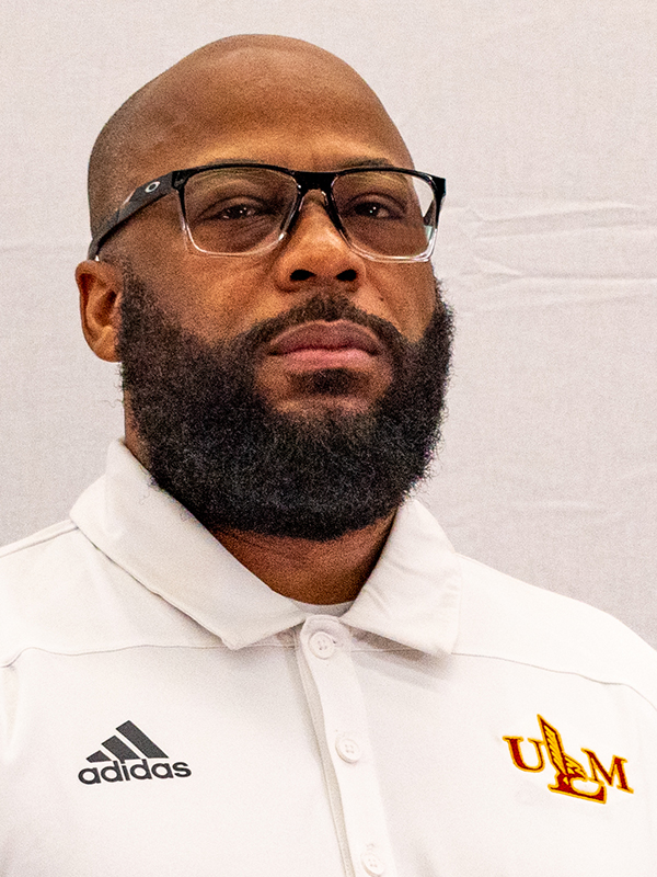 Otis Mounds headshot 2022