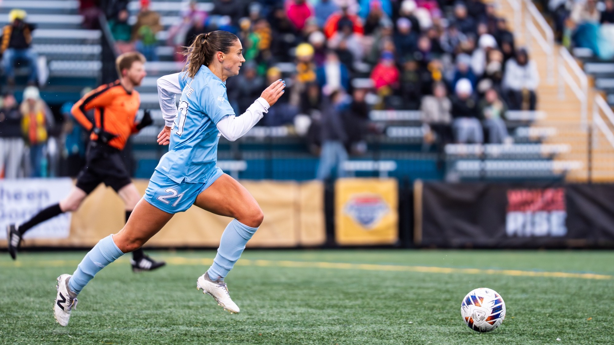 Jordane Pinette with the ball.