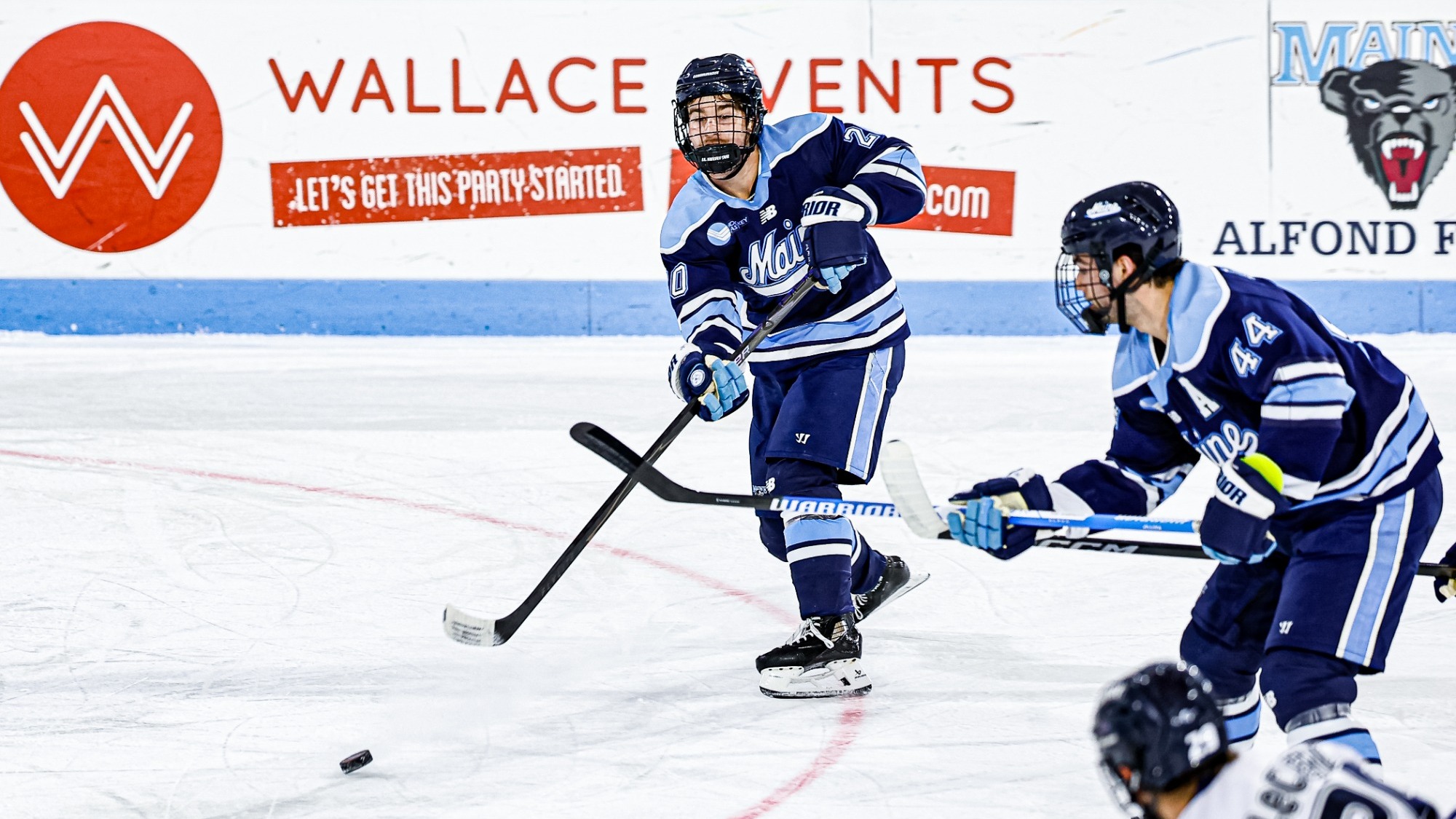 Josh Nadeau makes a pass.