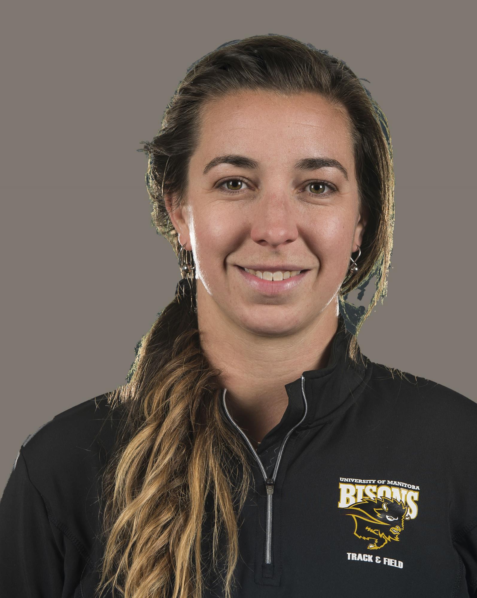2018-19 track head shot alanna boudreau