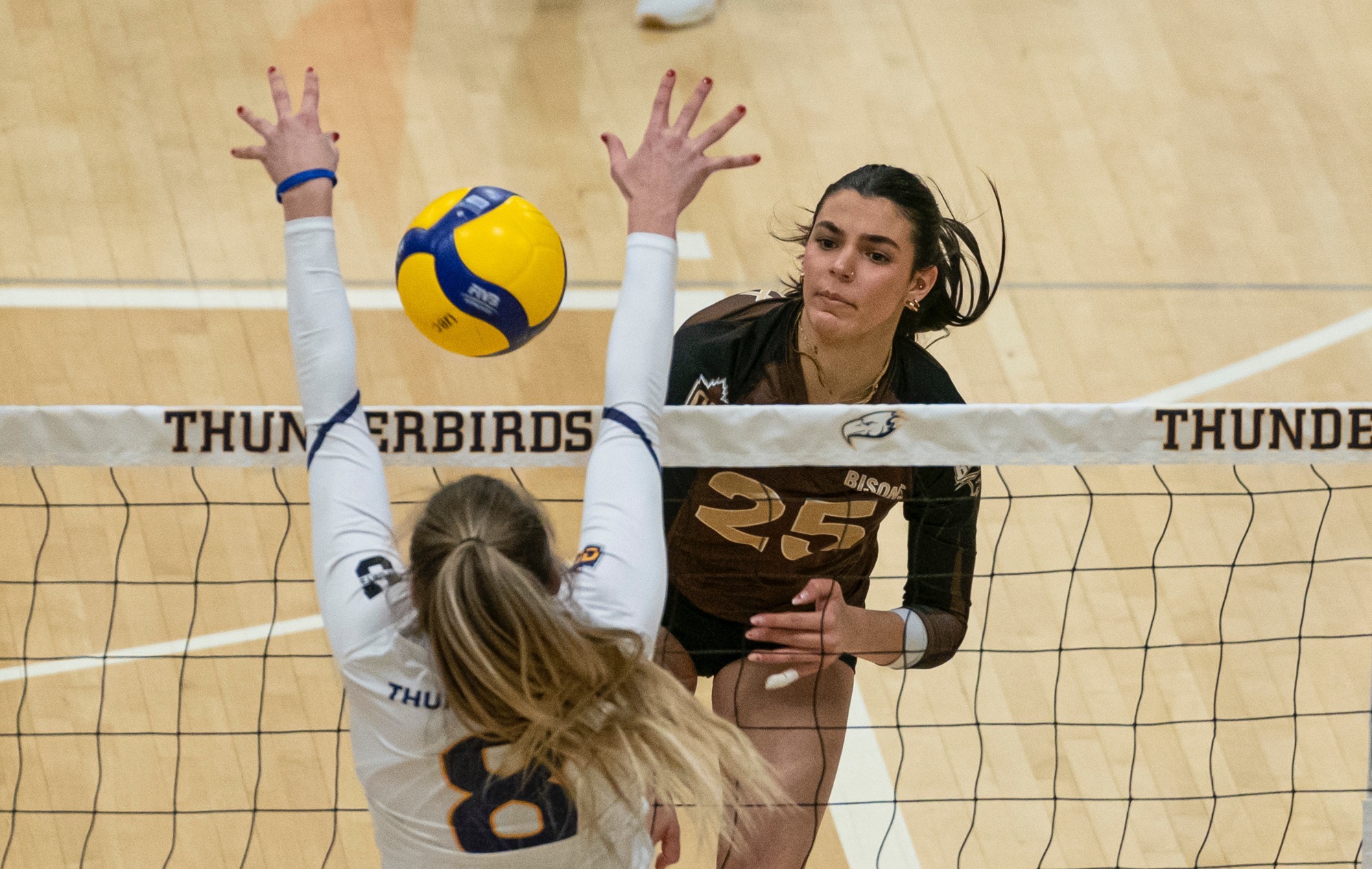 WVB Bisons advance to semi finals for first time since 2014, sweep No. 3 seed UBC University