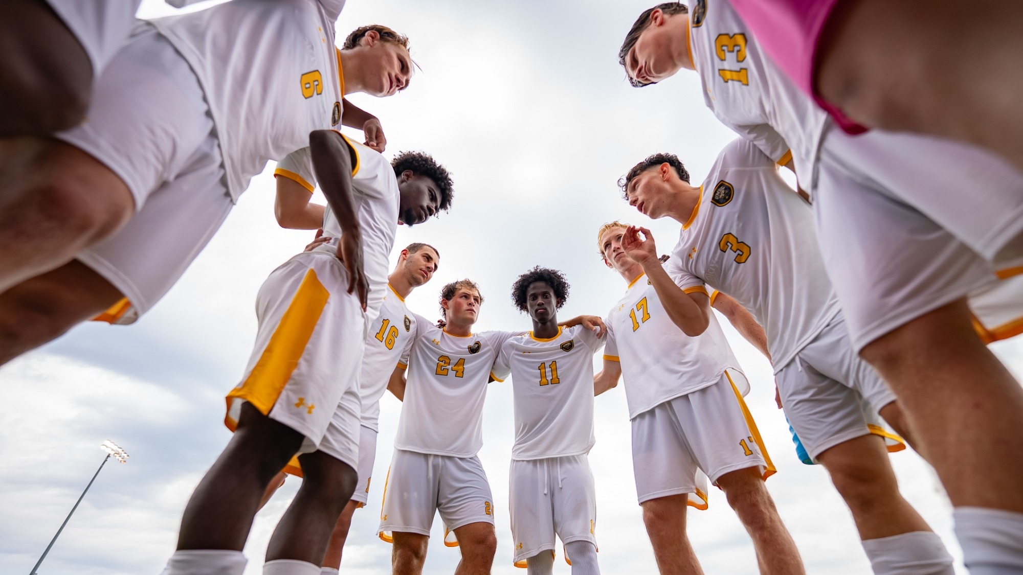 MSOC Huddles vs. UNCW