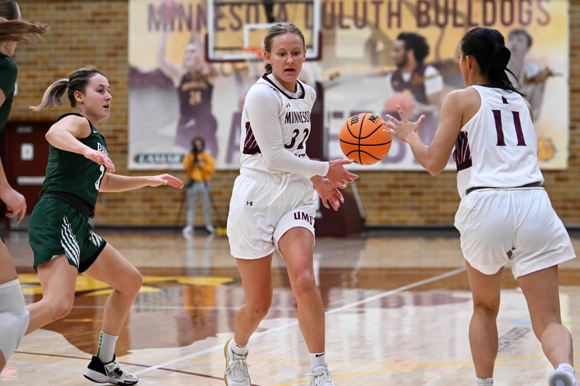 BULLDOGS EARN GRITTY WIN AGAINST PARKSIDE IN HOMEOPENER UMD Athletics