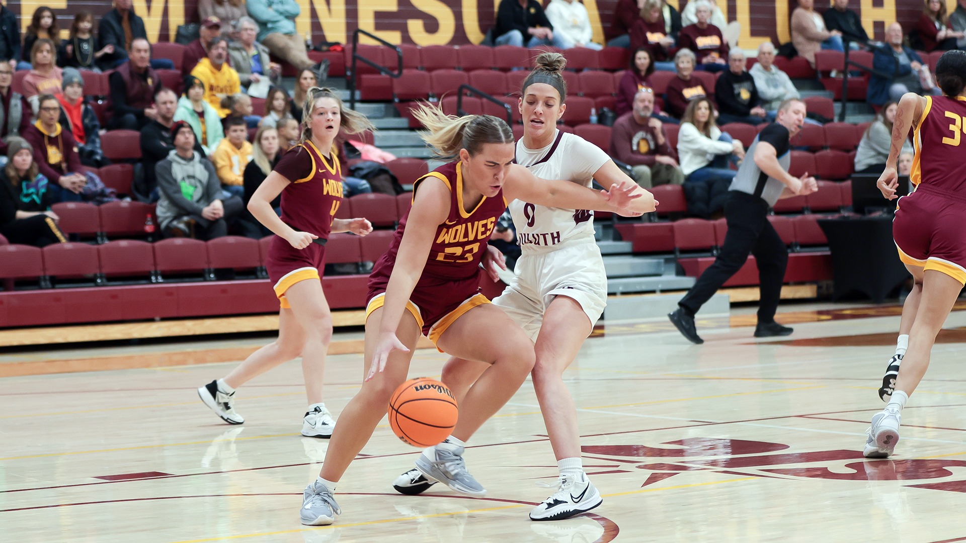 UMD WOMEN'S BASKETBALL NEUTRALIZES NORTHERN STATE 7063 ON NEW YEAR'S