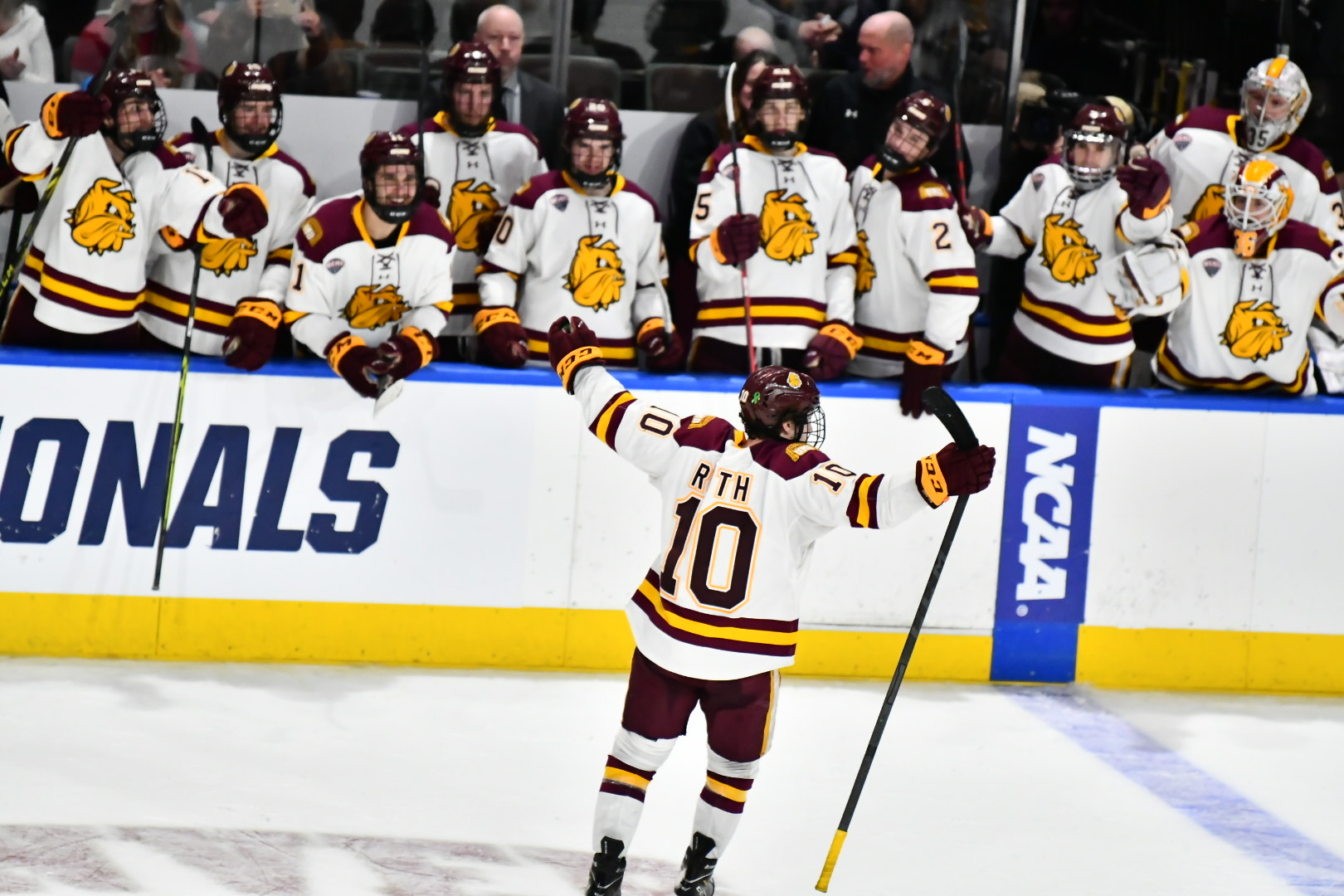 Kobe Roth - Men's Hockey - Umd Athletics