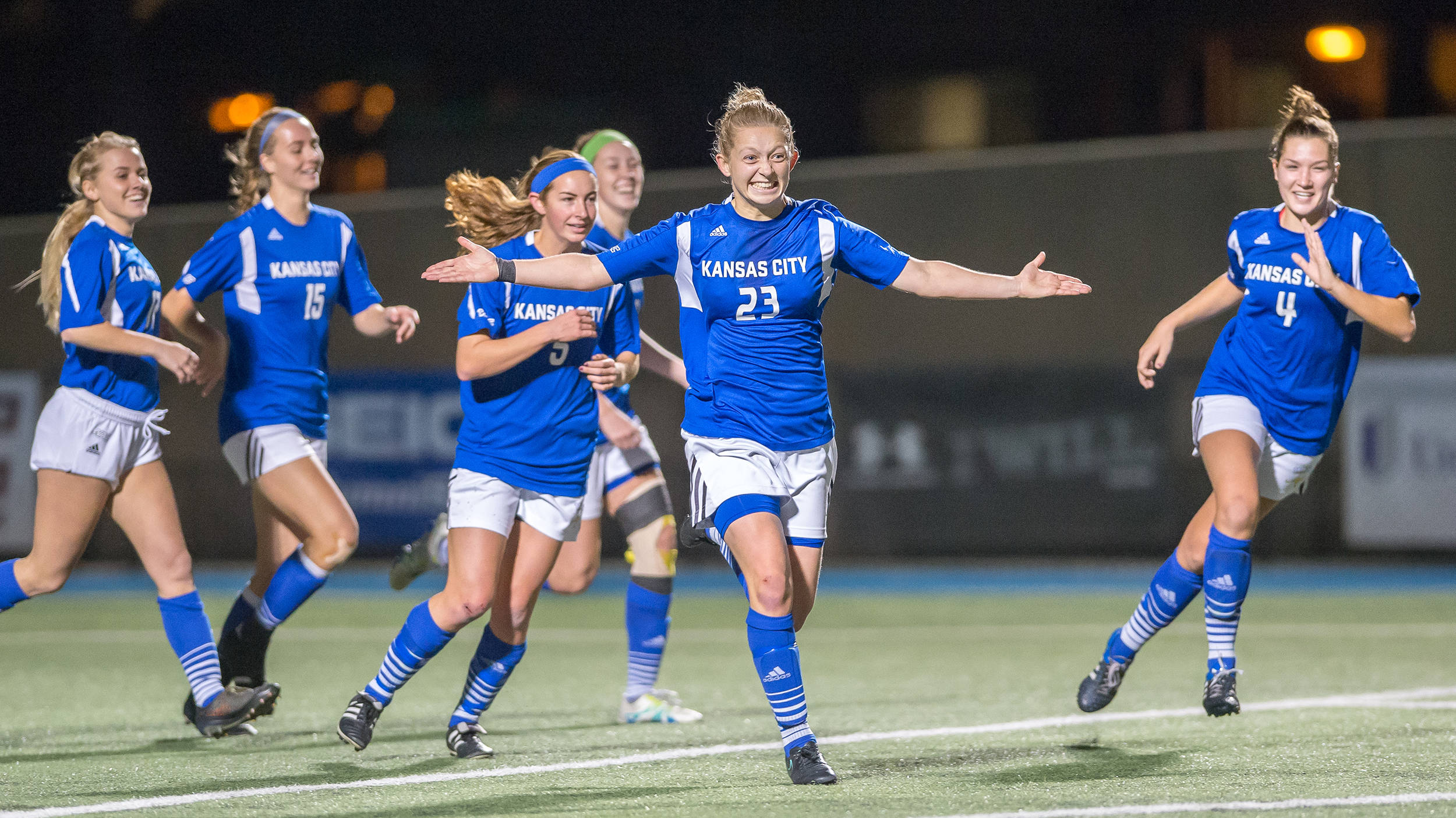 UMKC Routs Runners in WAC Semifinals, 40 University of Missouri