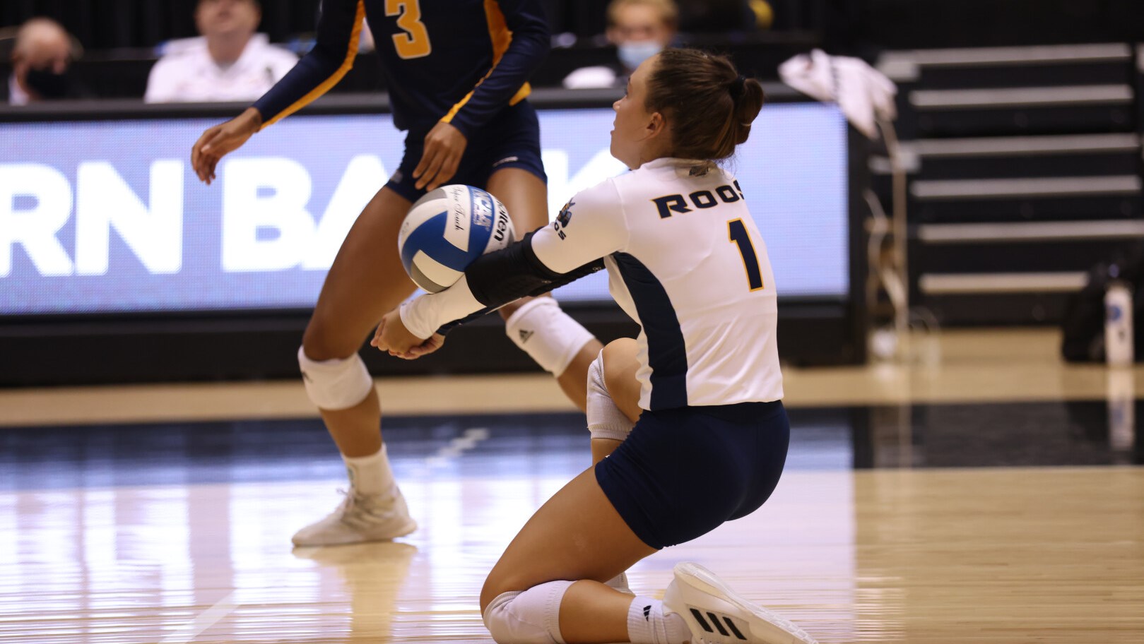 Volleyball Opens SEMO Invite with Pair of Wins University of Missouri