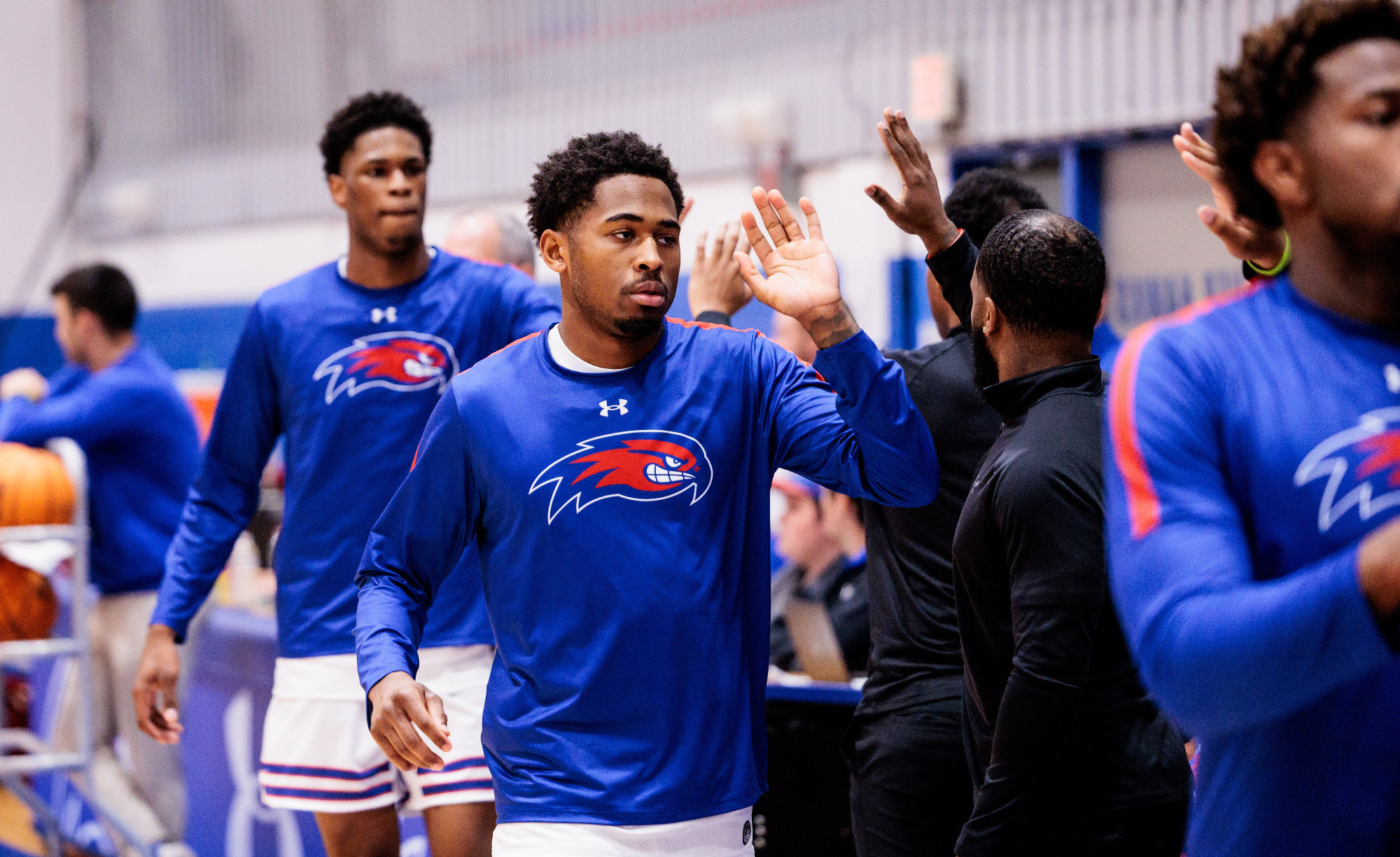 Men's Basketball High Fives