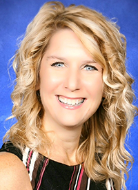 Betsy Noel headshot