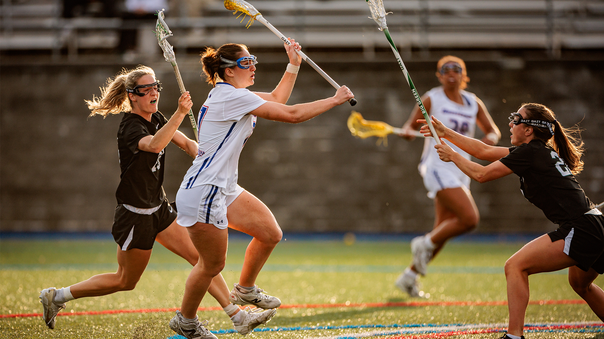 Georgia Ruscitti about to fire off a shot past a Dartmouth defender
