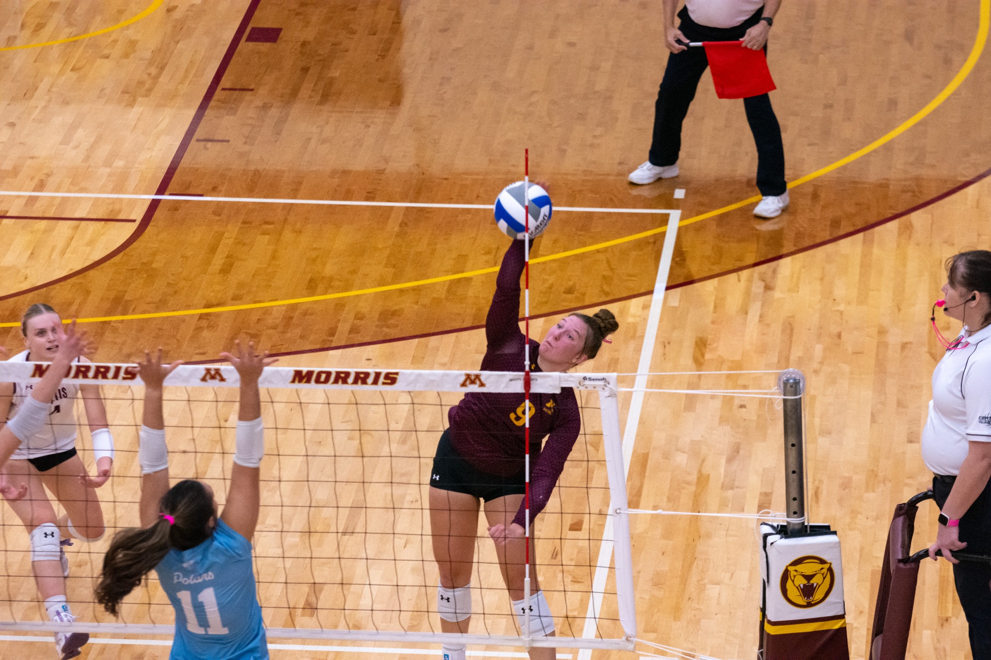 Wahl - Action Shot - Volleyball vs Crown