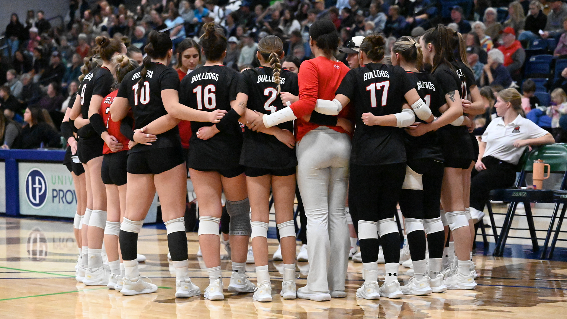 umw team huddle vs providence