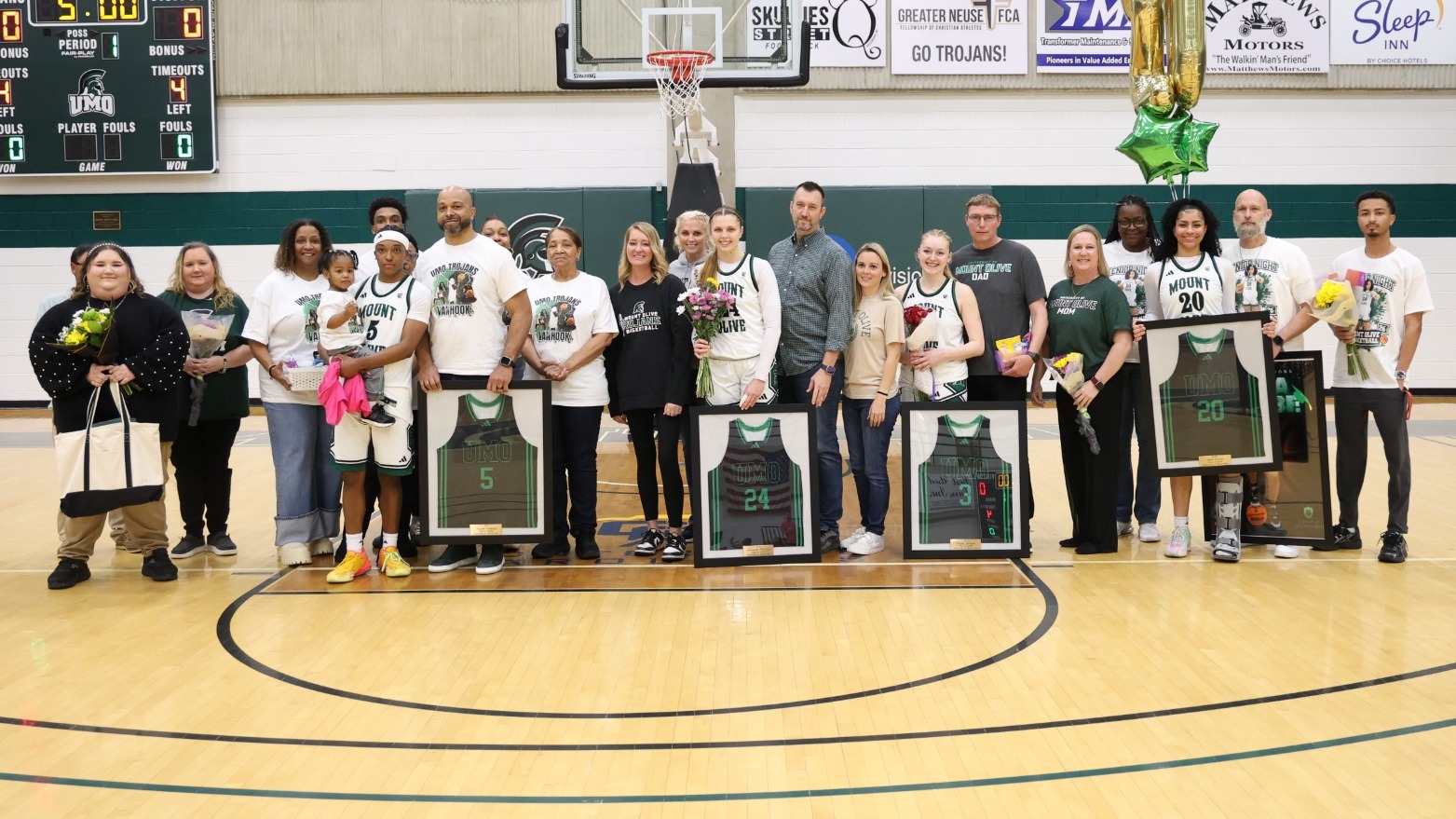 wbb senior day