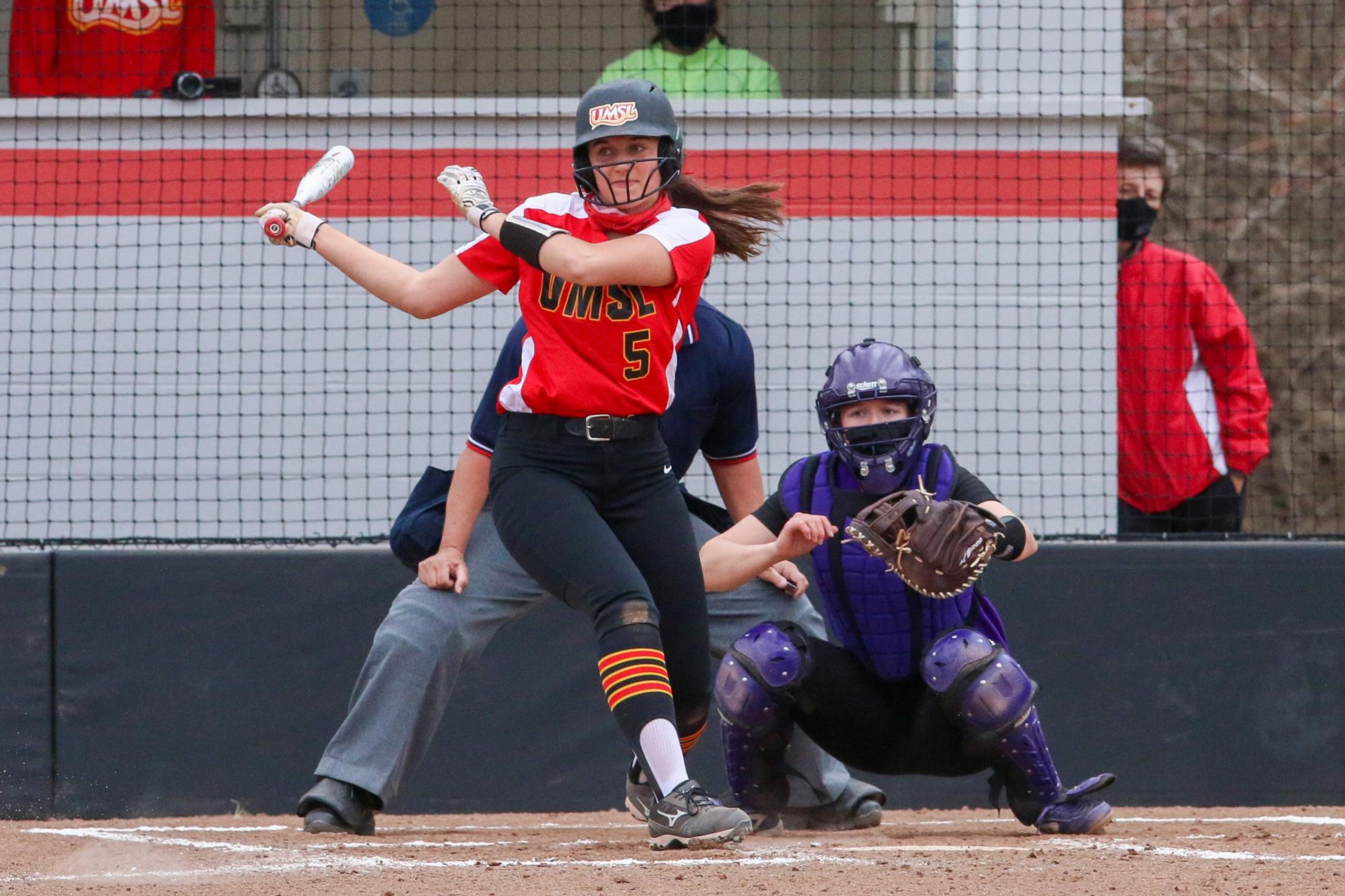 softball-scores-23-runs-on-26-hits-in-sweep-at-missouri-s-t