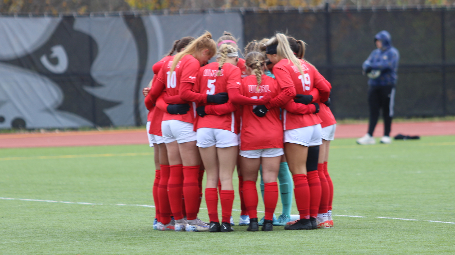 WSOC Huddle_GVSU