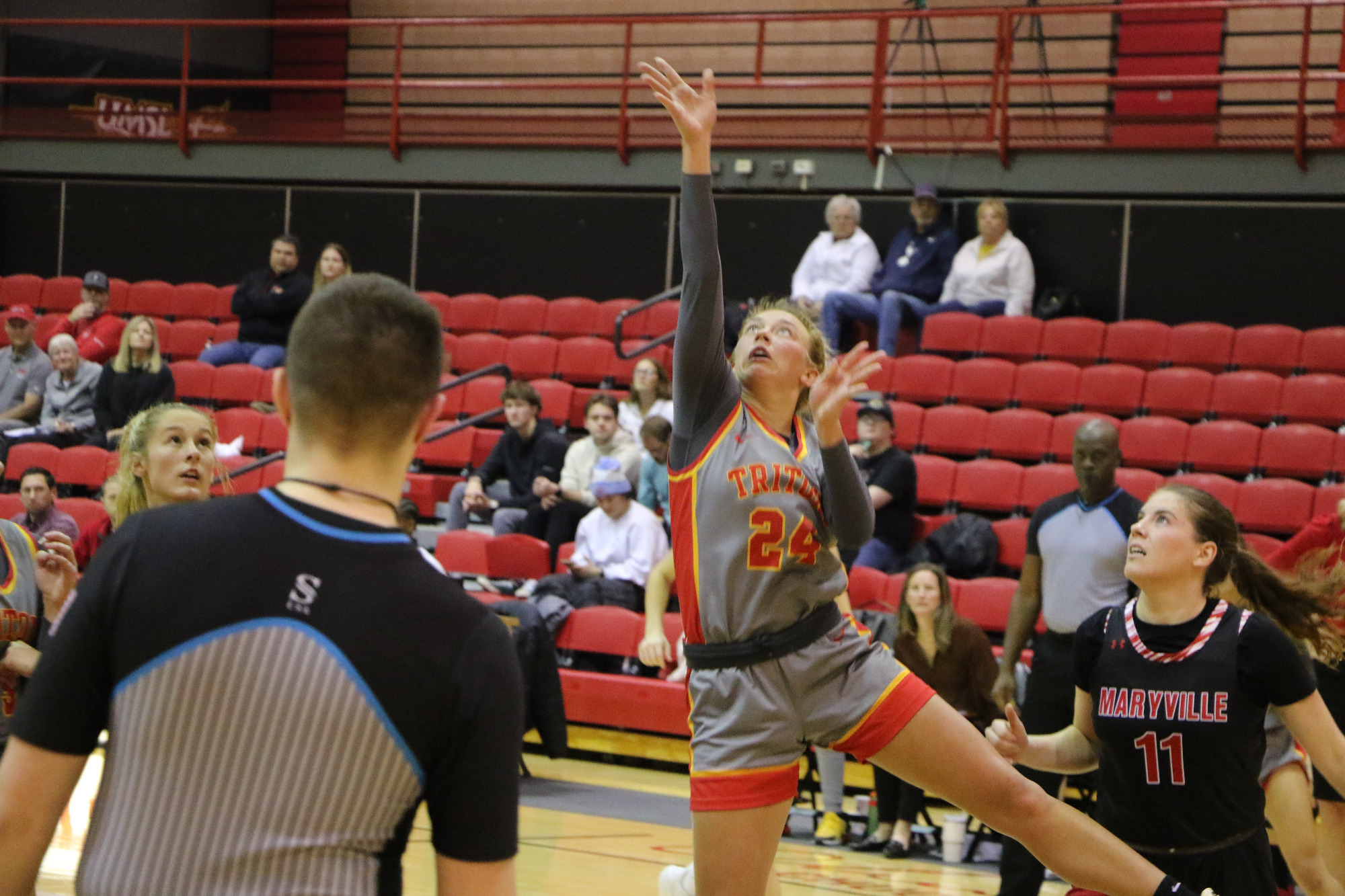 Morgan Ramthun attempts a layup
