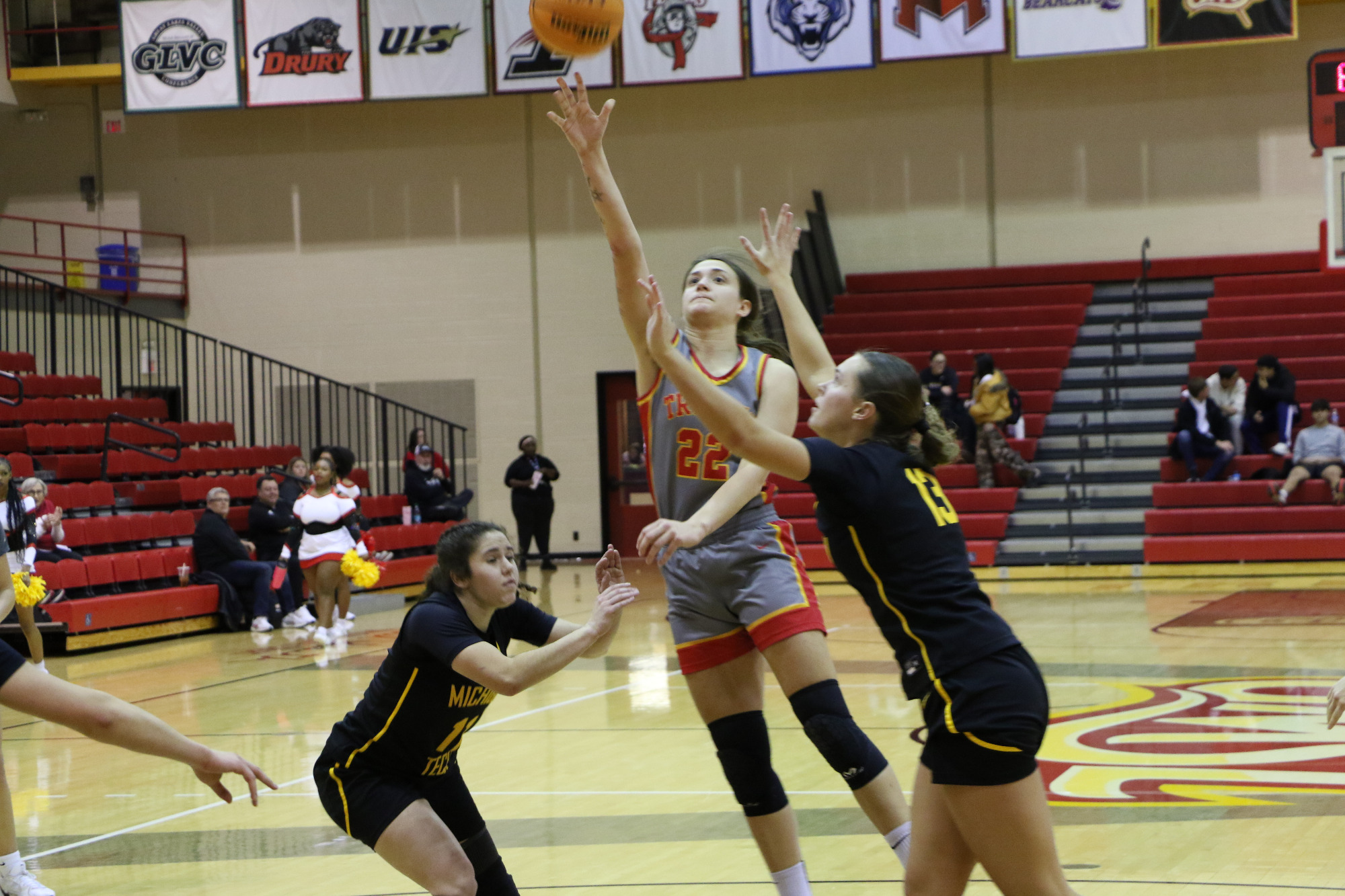 Mara Rieder shots a jump shot