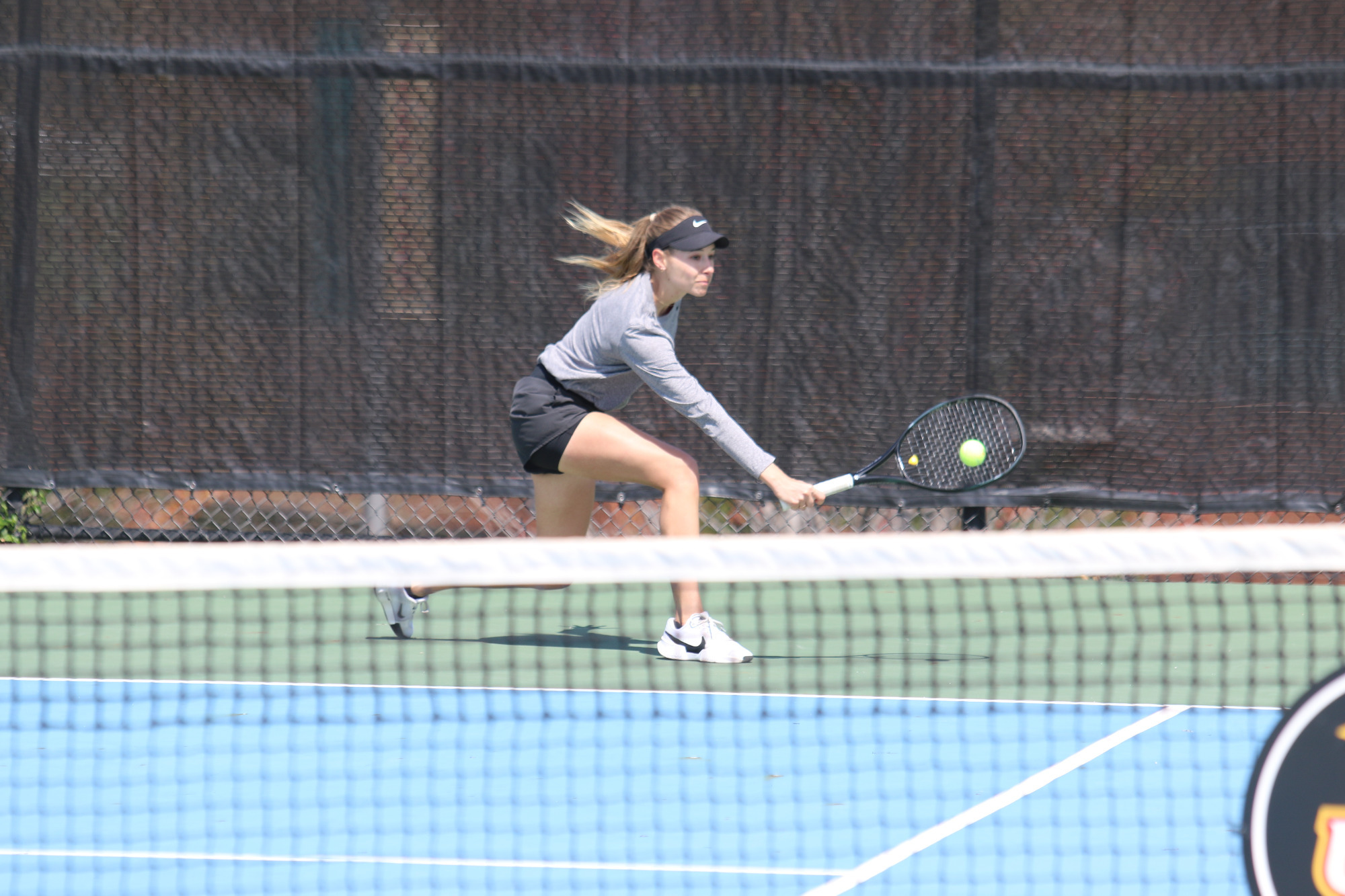 Anna Favaron hits a backhand shot