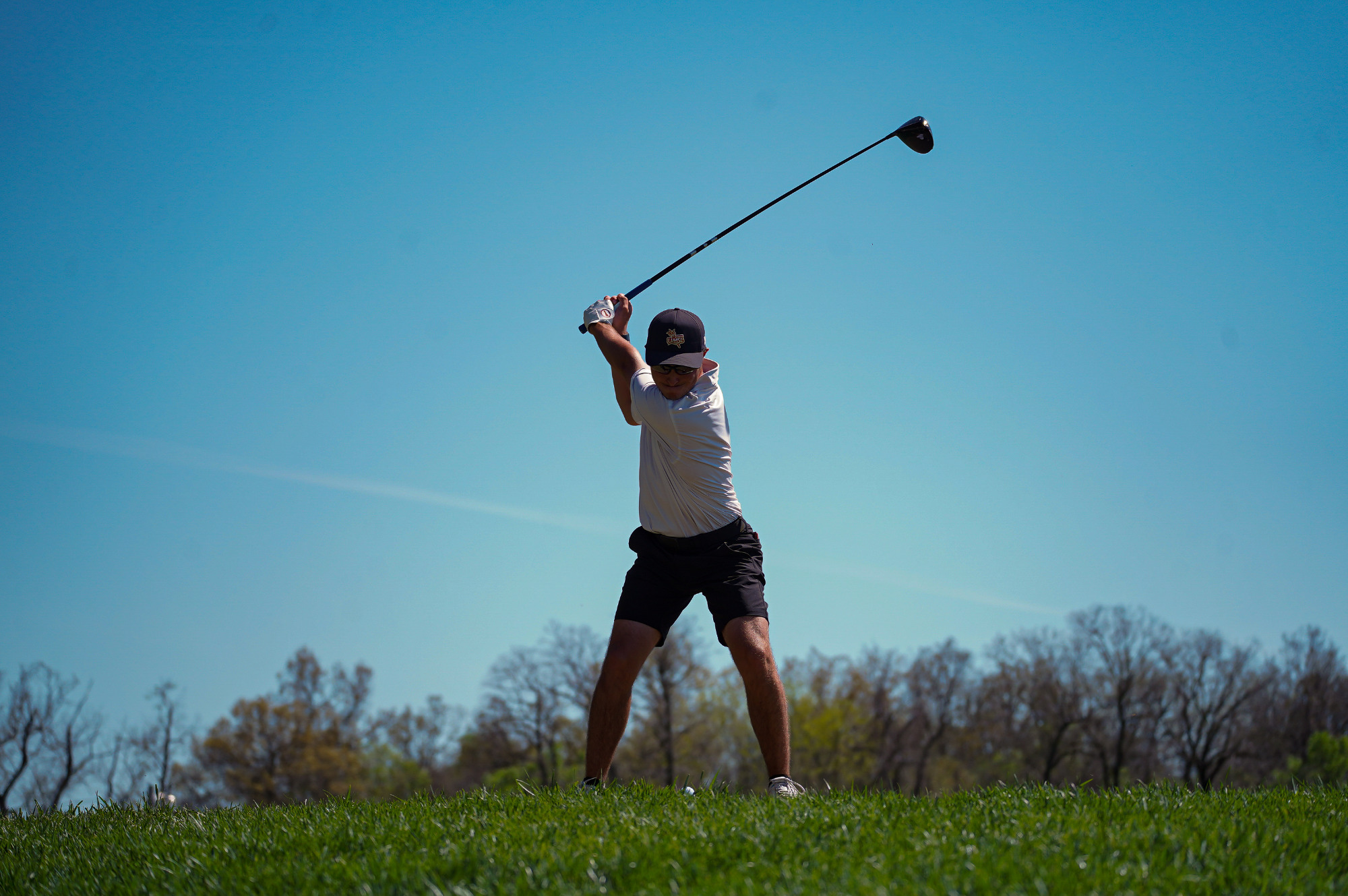 Logan Mayo teeing off