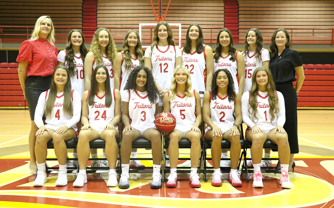 2026-27 UMSL Women's Basketball Team Photo