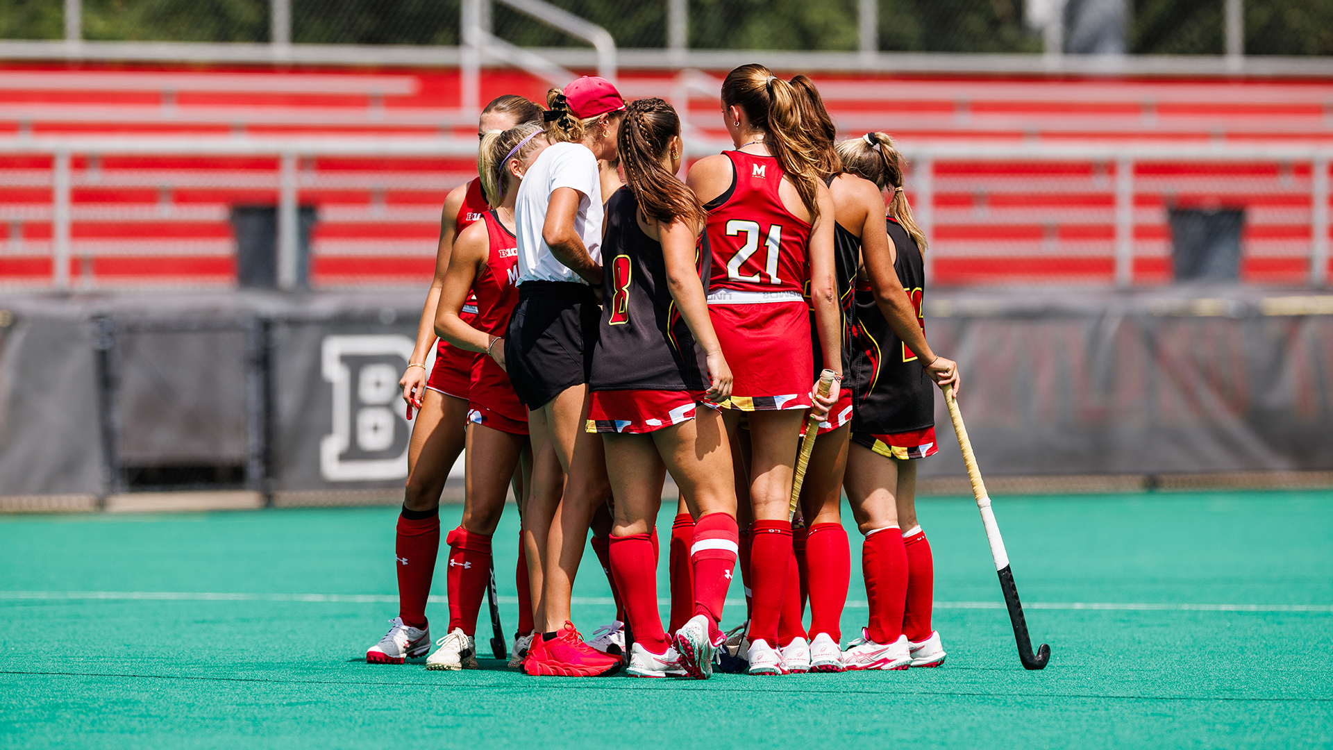 Field Hockey huddle shot