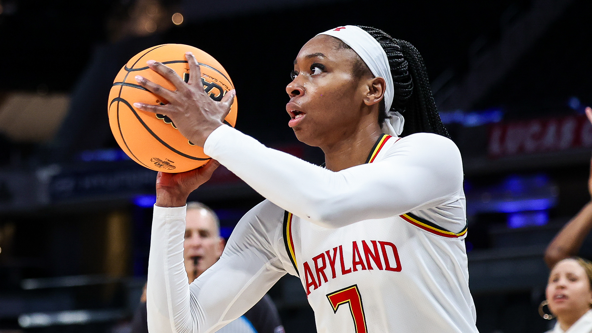 Oluchi Okananwa Shoots Against Oregon