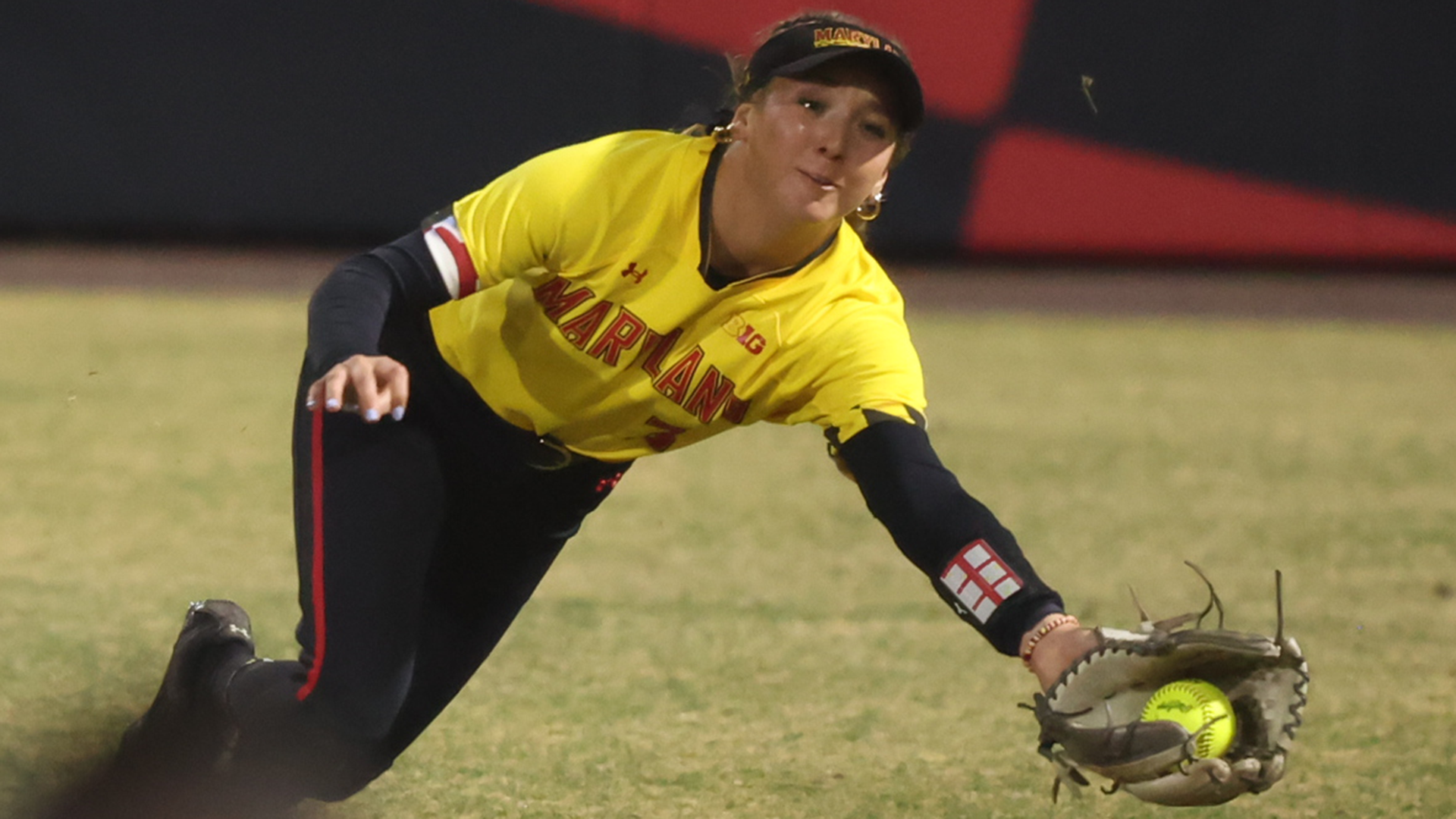 Bailey Murphy Makes Diving Catch Against Rutgers