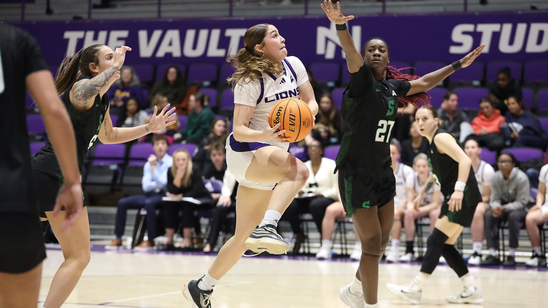 Alexsandra Alvarado going for a layup against Stetson on January 29, 2026