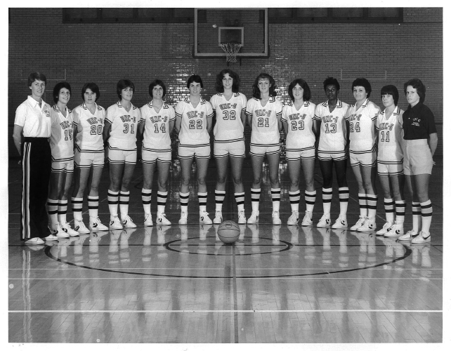 WOMEN'S HISTORY MONTH The 198182 Women's Basketball Team UNC Greensboro