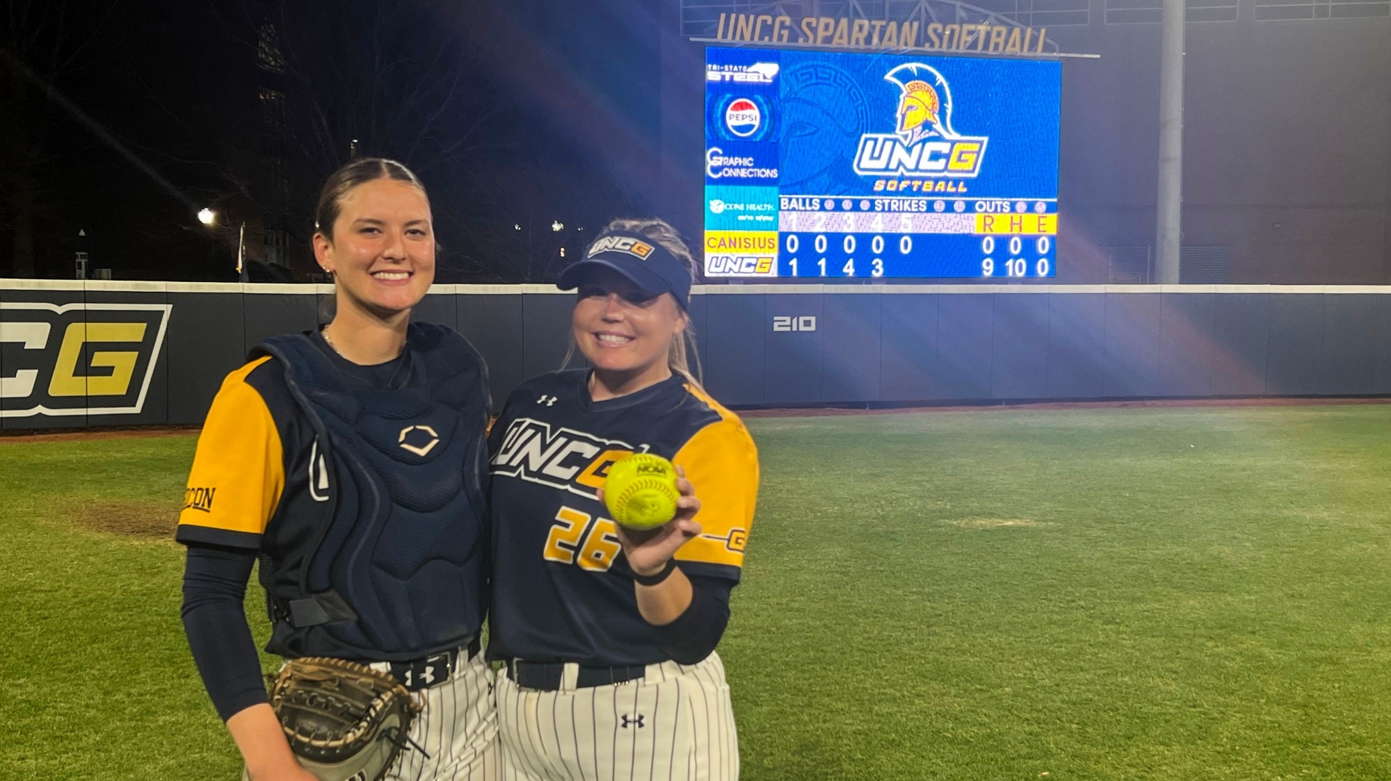 Brooklyn Shroyer & Madelyn McKinnon