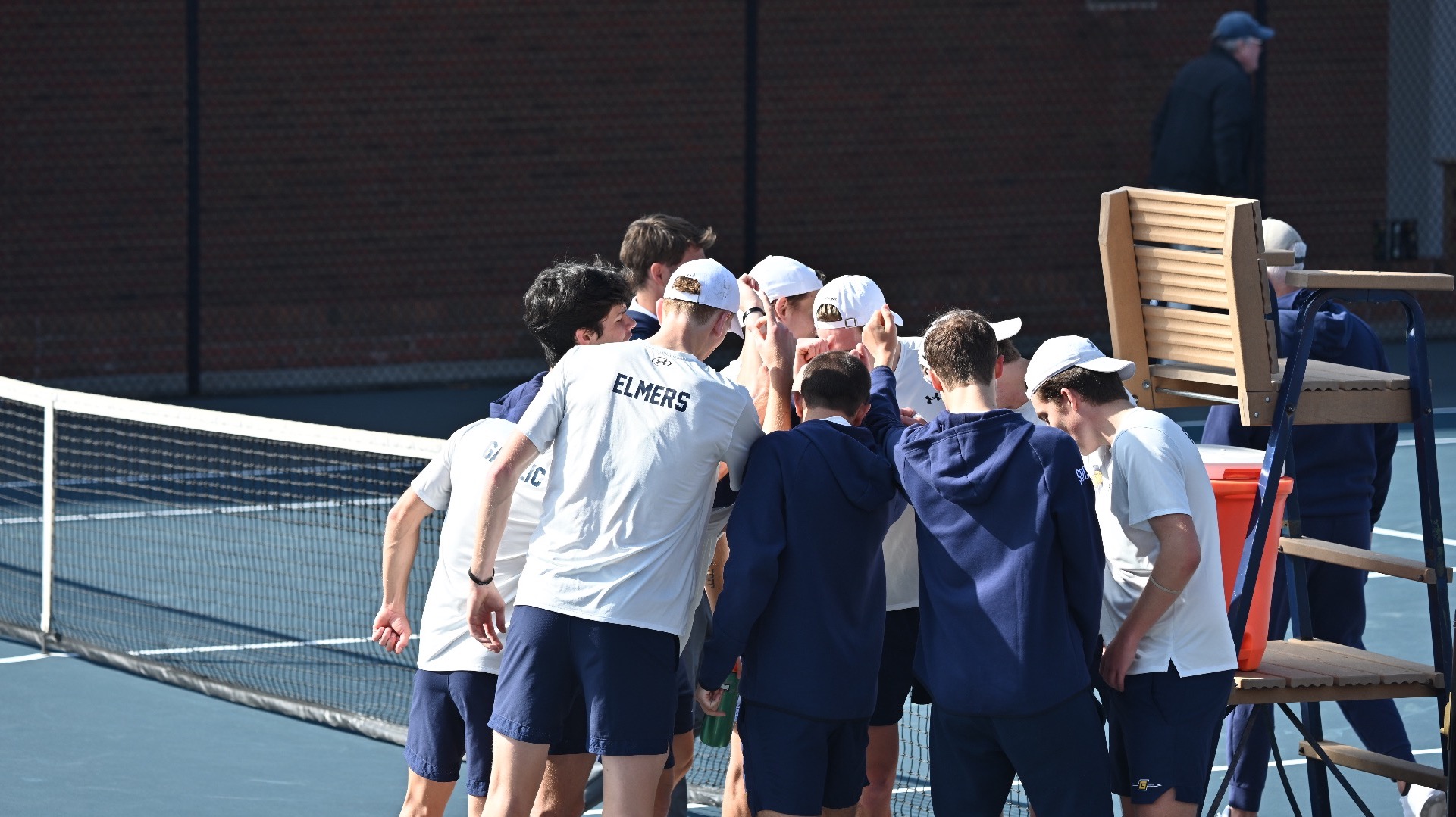 MTEN TEAM HUDDLE
