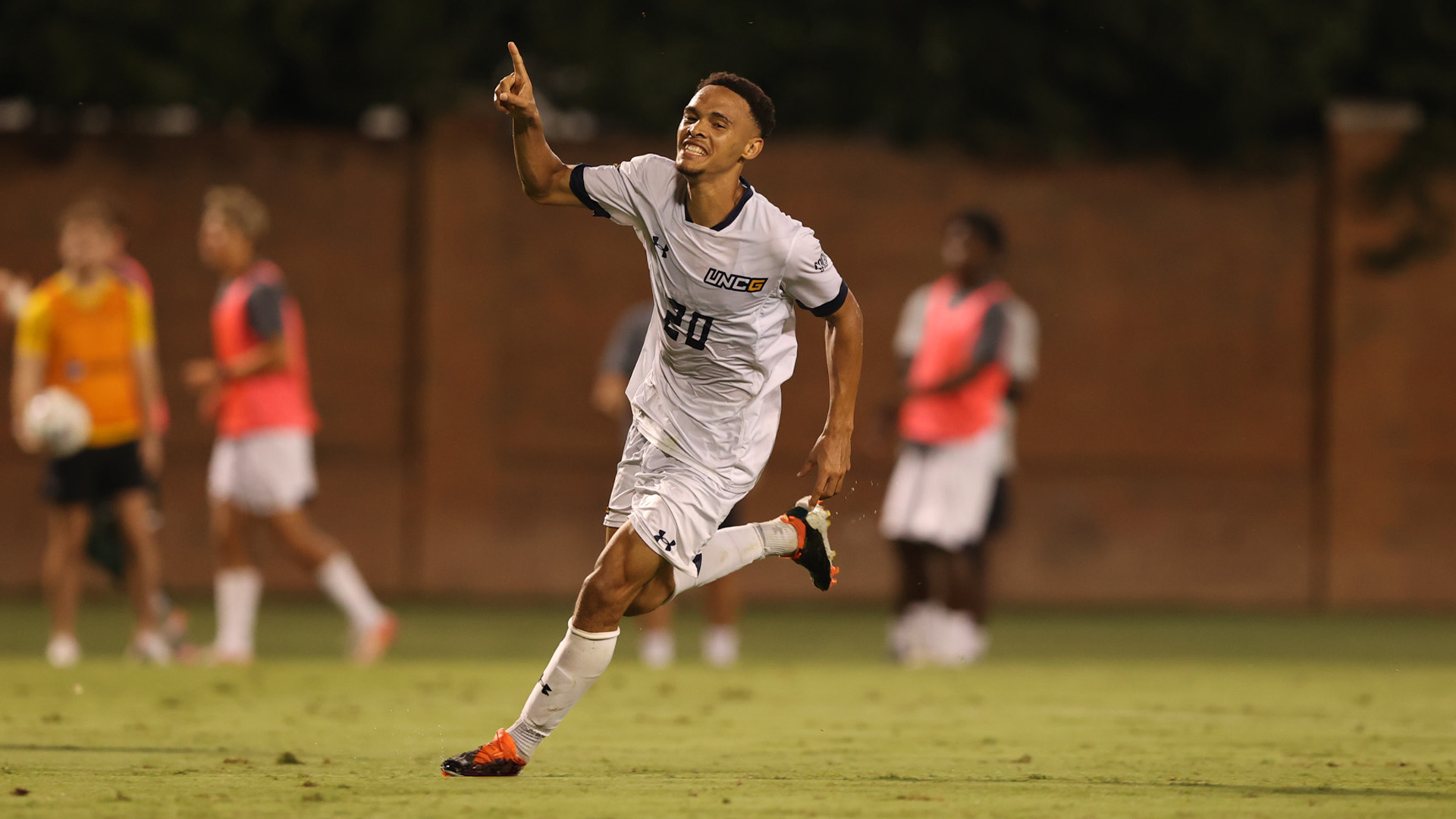 Keaviano Francis celebrates after scoring against VCU