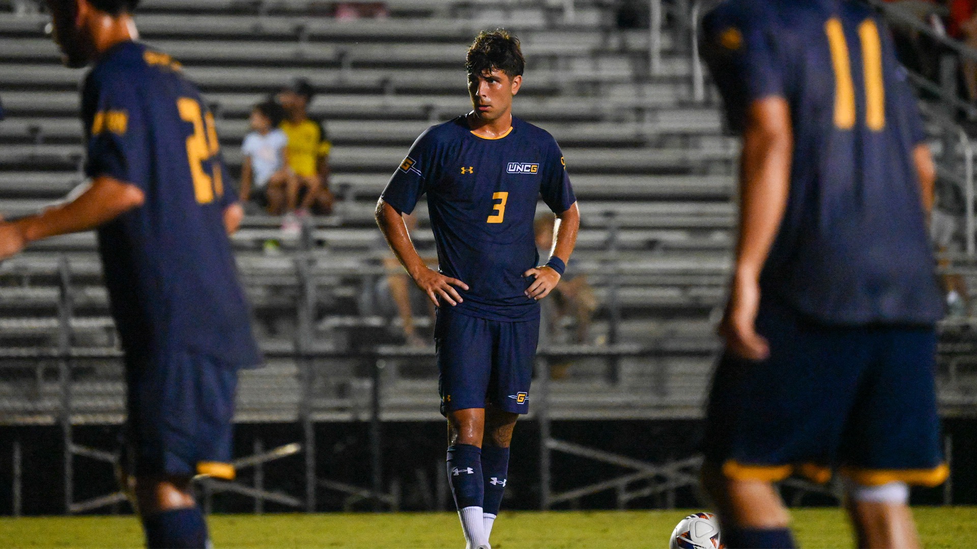 Bautista Schmidt before a free kick