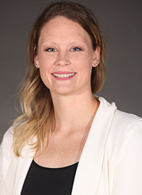 Carly Wehling Headshot