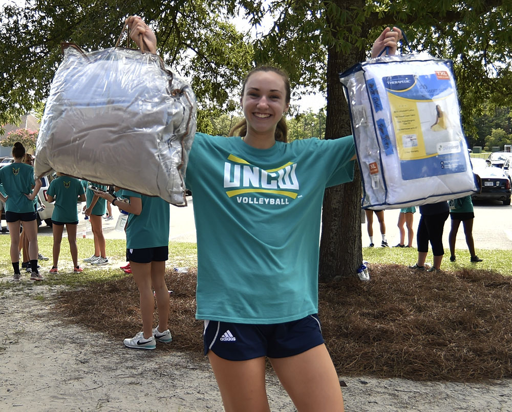 Helping With Move-In '16 