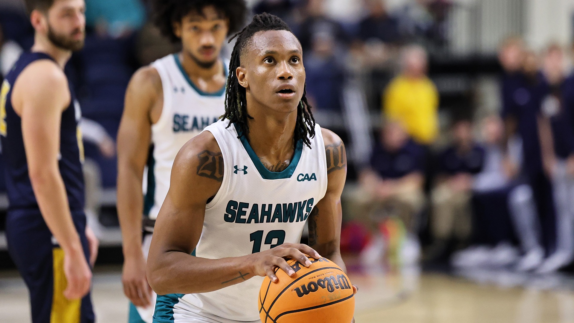 Trazarien White - Men's Basketball - UNC Wilmington Athletics