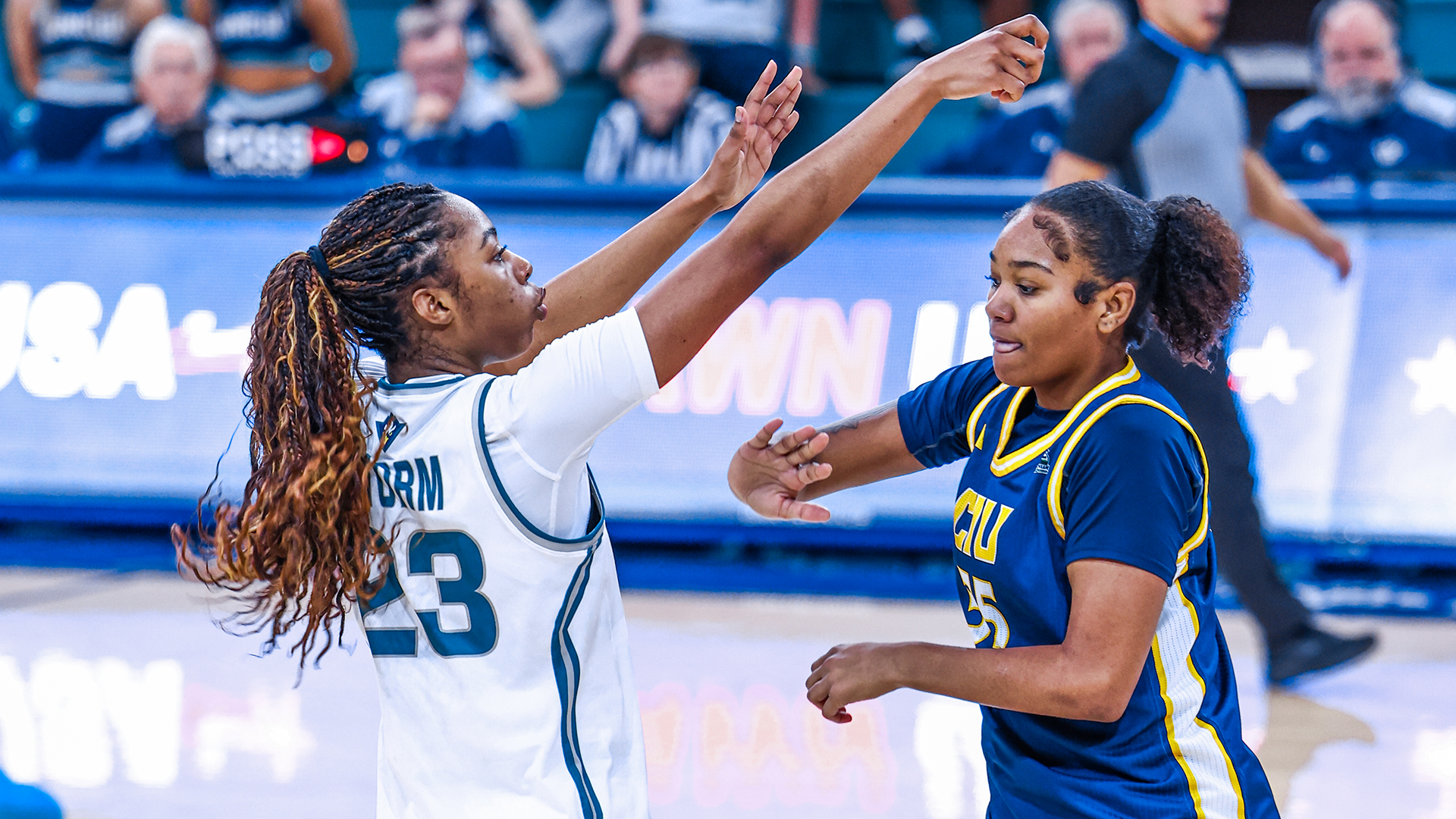 122925-Storm vs Columbia int